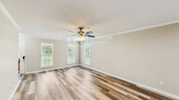 105 Berryhill Cir - Photo 7 of 34