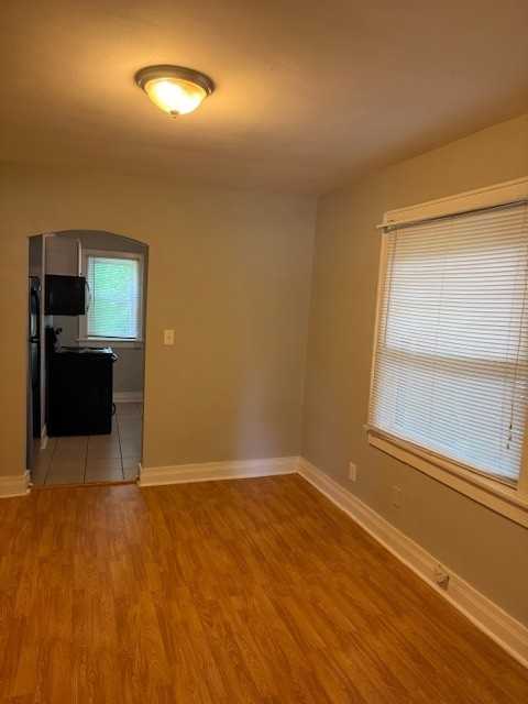 1011 Broadmoor Dr #B - Photo 5 of 9