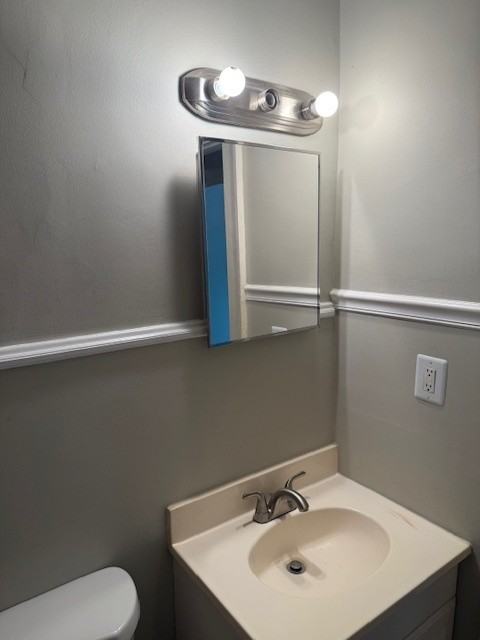 1011 Broadmoor Dr #B - Photo 7 of 9