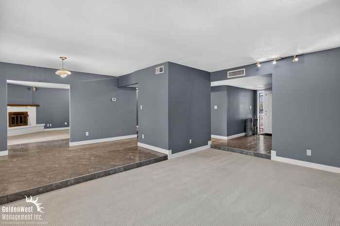 2615 W Straford Dr - Photo 5 of 21