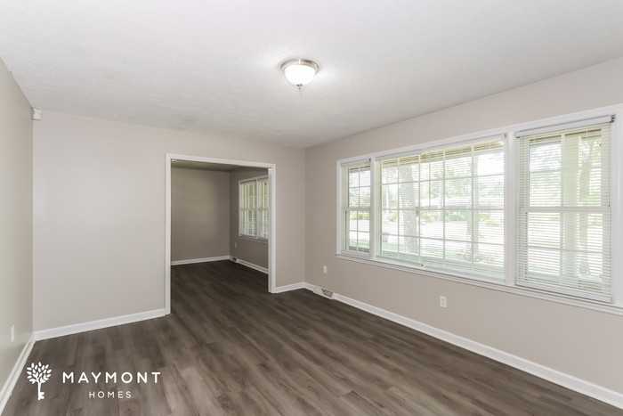 606 Cardinal Dr - Photo 4 of 12