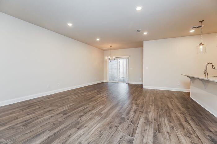 2436 Elmcroft Ave - Photo 5 of 41