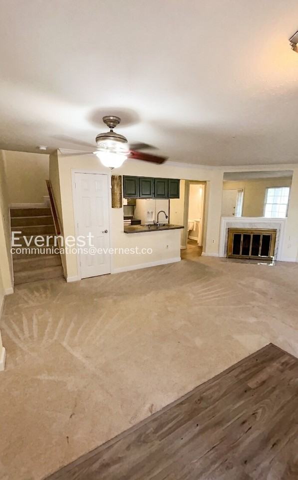 12135 Salemtown Dr - Photo 3 of 27
