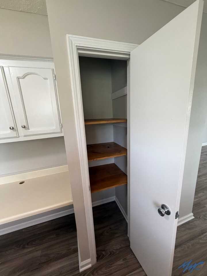 1202 Hamilton Dr - Photo 4 of 13