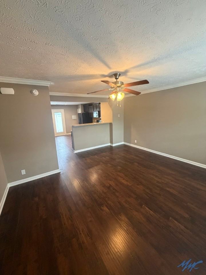 1505 Orange Ct - Photo 3 of 22