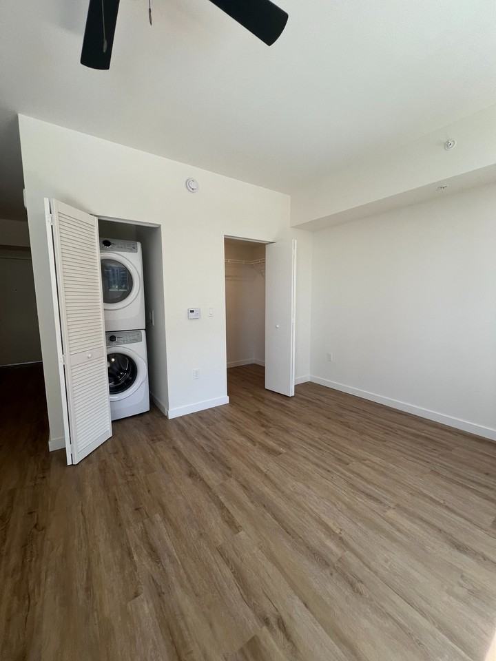 960 E 23rd St #29 - Photo 4 of 6