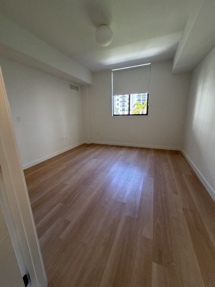 11150 Biscayne Blvd #41 - Photo 3 of 11