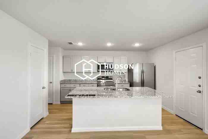 110 Goel St - Photo 3 of 12