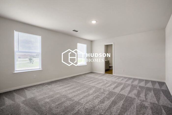 110 Goel St - Photo 5 of 12