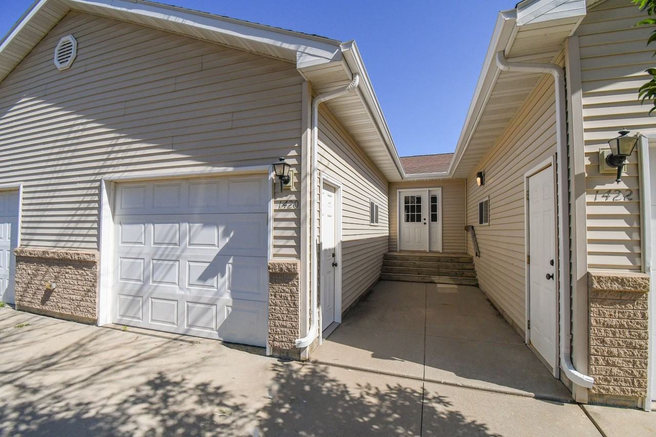 1420 E Redwood Blvd - Photo 4 of 30