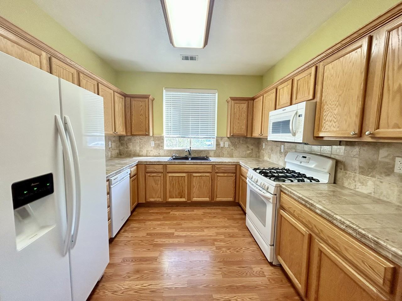 392 Royal Troon Dr #NA - Photo 4 of 14
