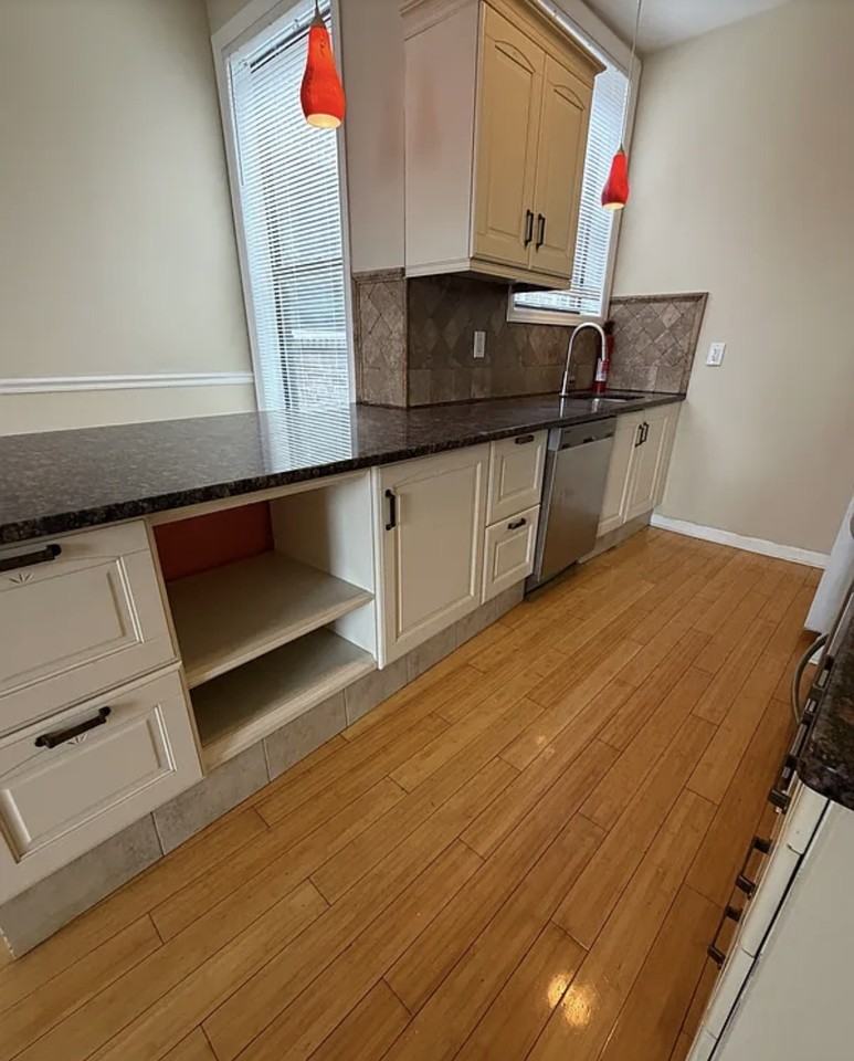 998 Broadway #4 - Photo 3 of 11