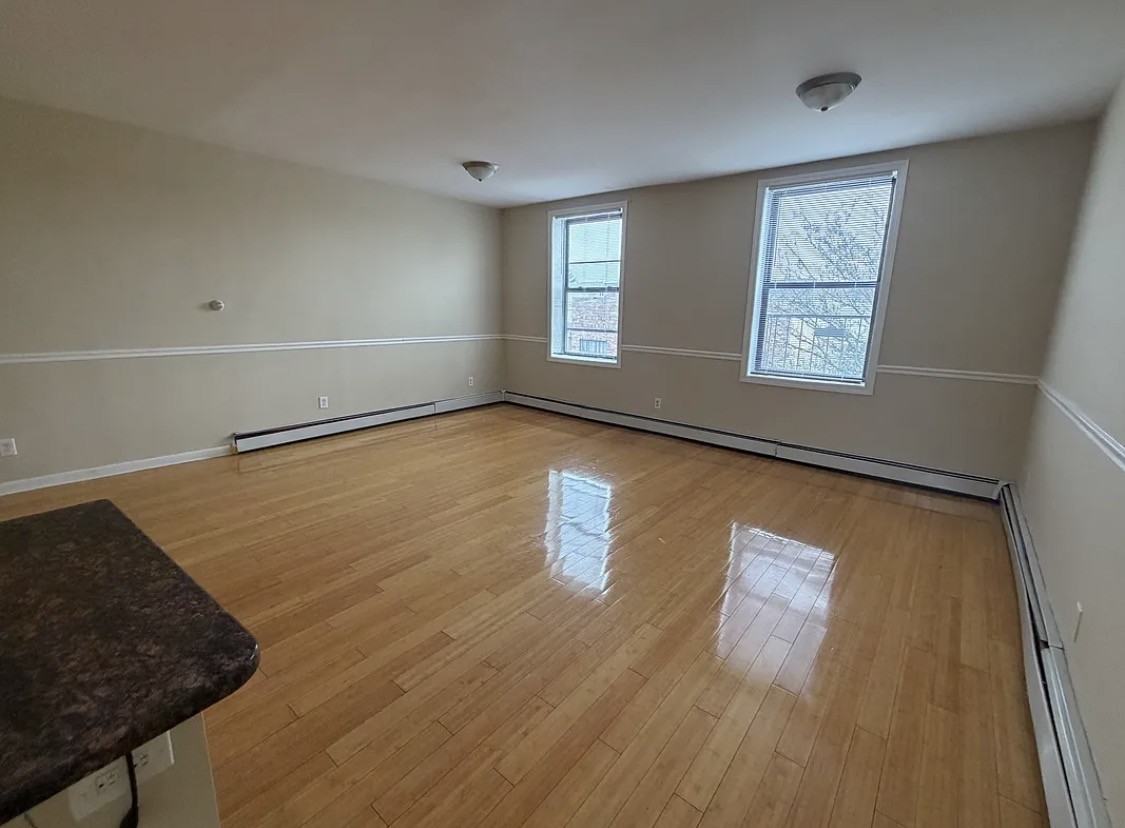 998 Broadway #4 - Photo 6 of 11
