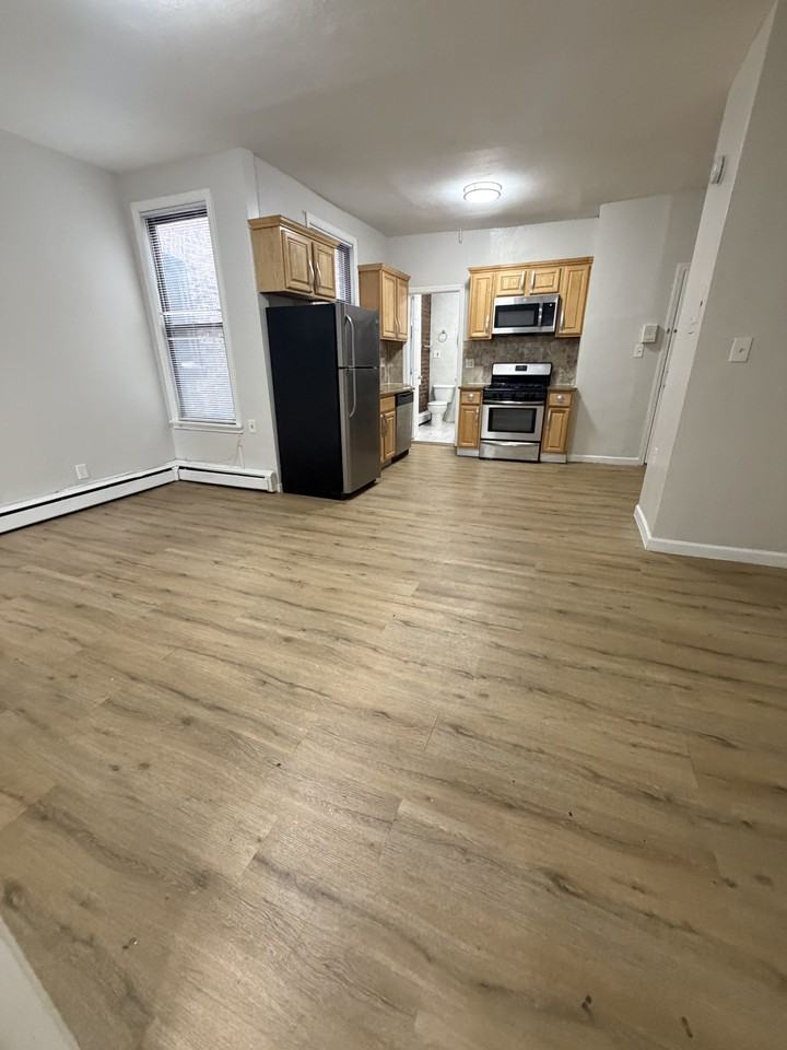 998 Broadway #2 - Photo 2 of 9