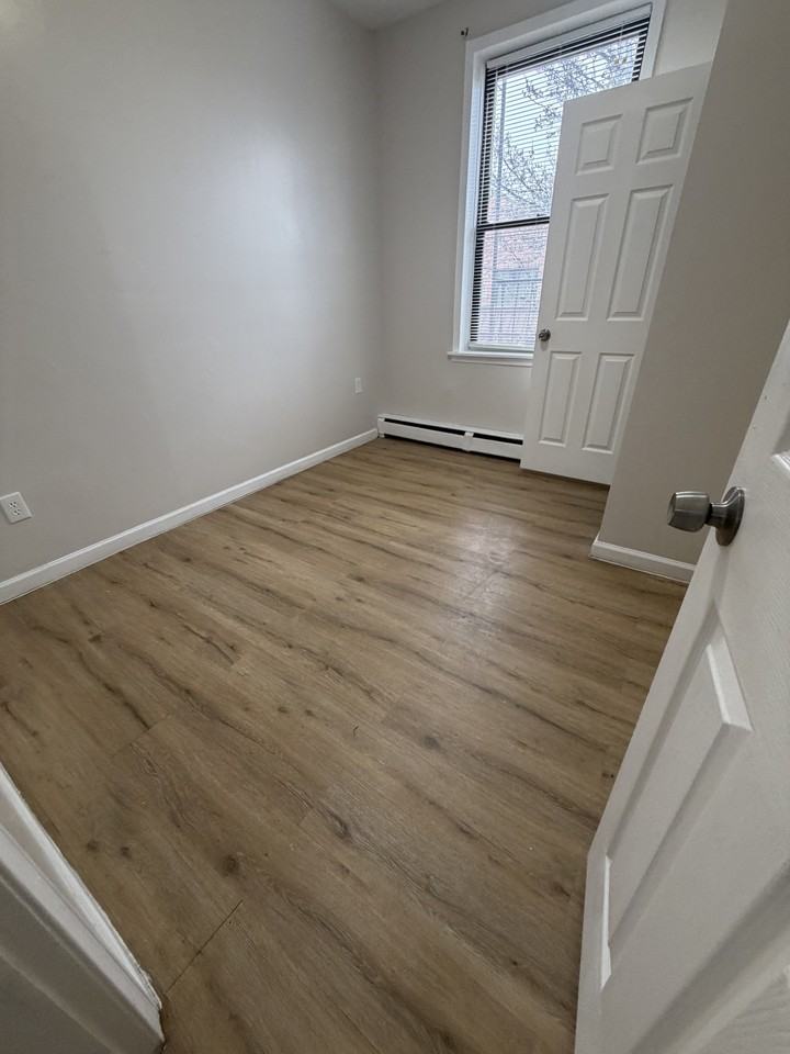 998 Broadway #2 - Photo 7 of 9