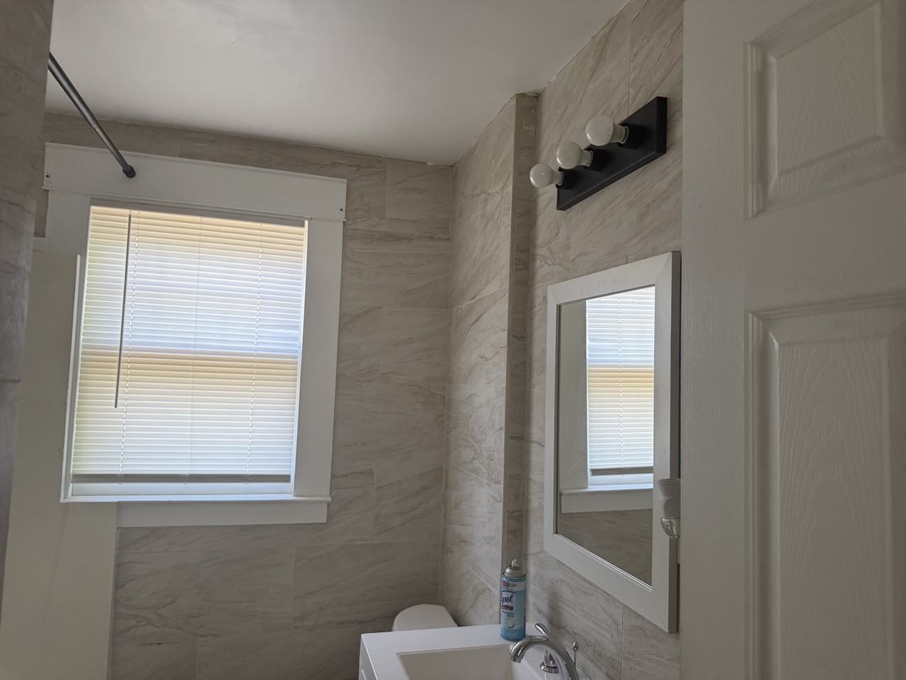 35 Concord St #2ndFL - Photo 2 of 5
