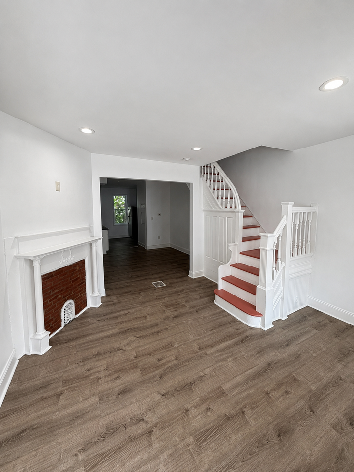 125 N Sickels St #NA - Photo 4 of 14