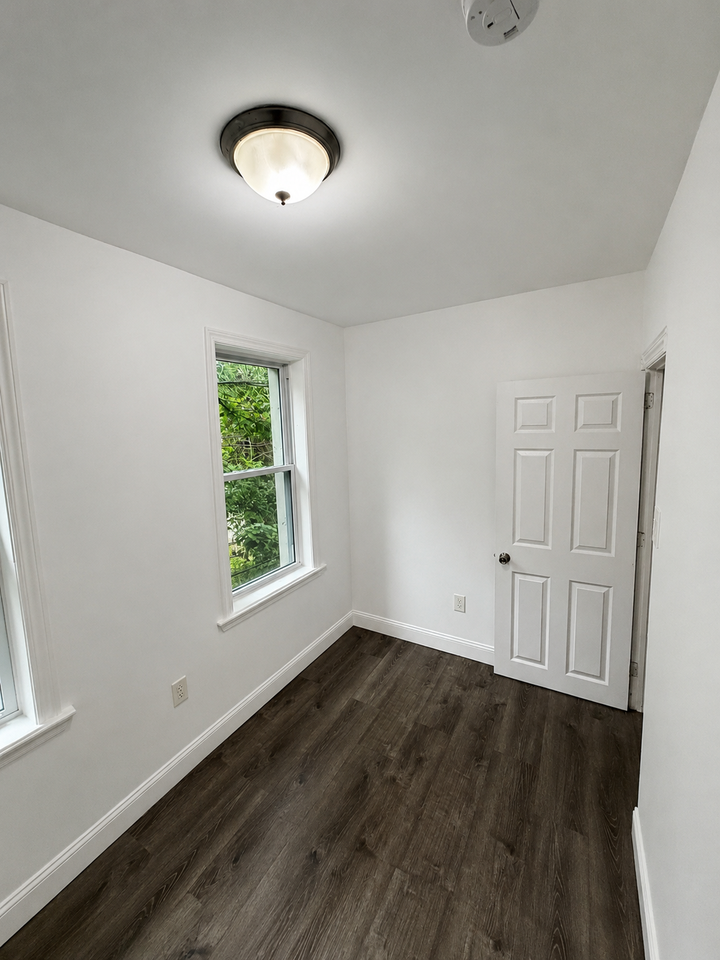 125 N Sickels St #NA - Photo 5 of 14