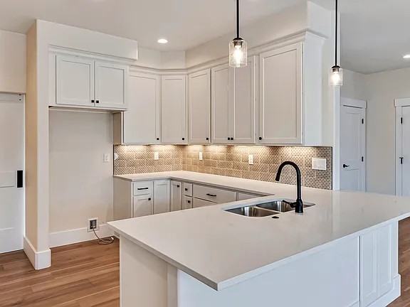 1024 Snowdrop Ct #NA - Photo 3 of 20