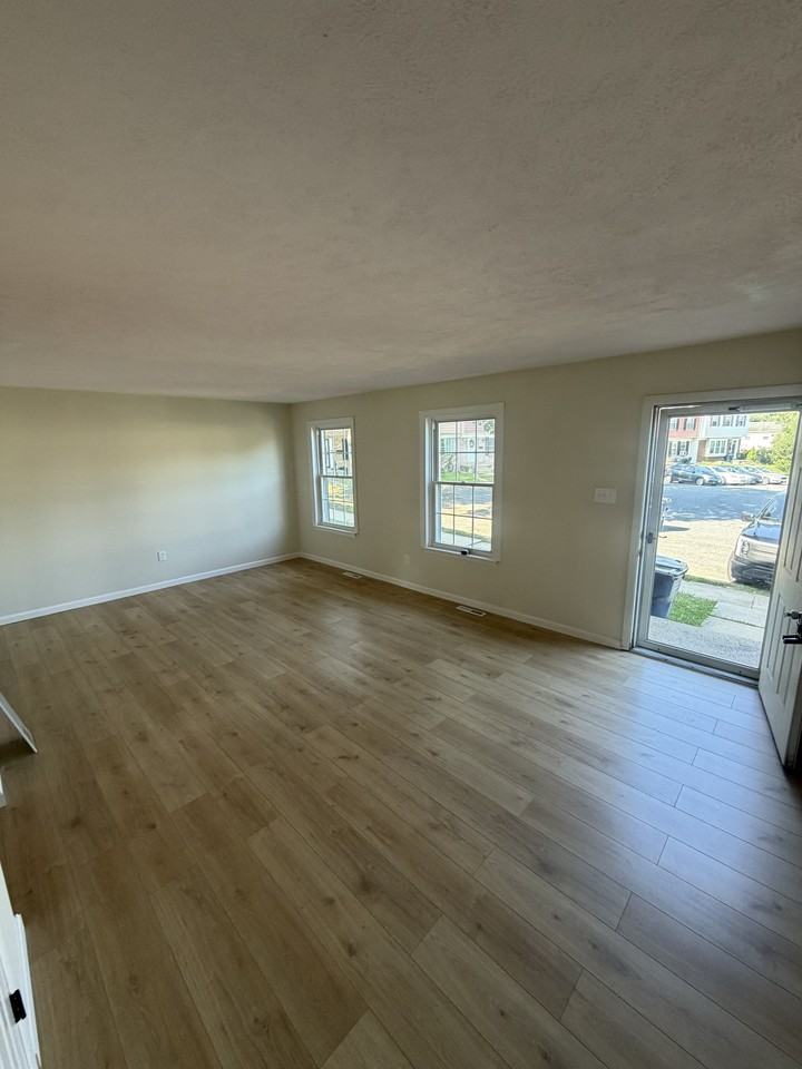 1322 Harford Square Dr #NA - Photo 7 of 16