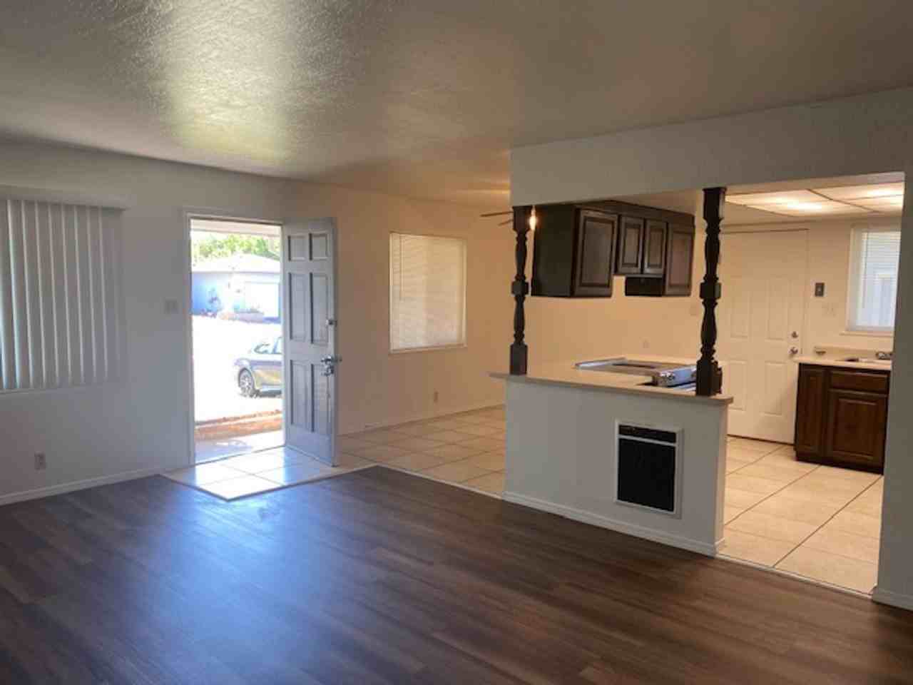 2786 Regal Ave - Photo 2 of 17