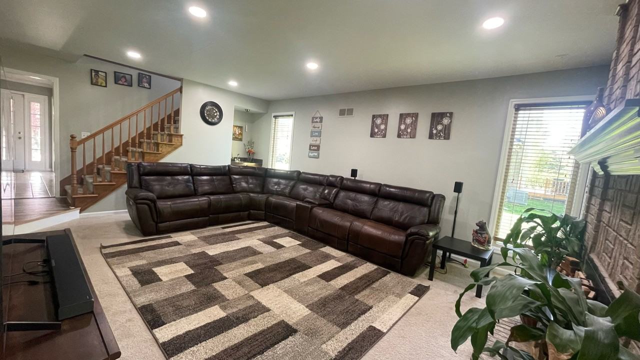 1027 Congress Dr #NA - Photo 4 of 35
