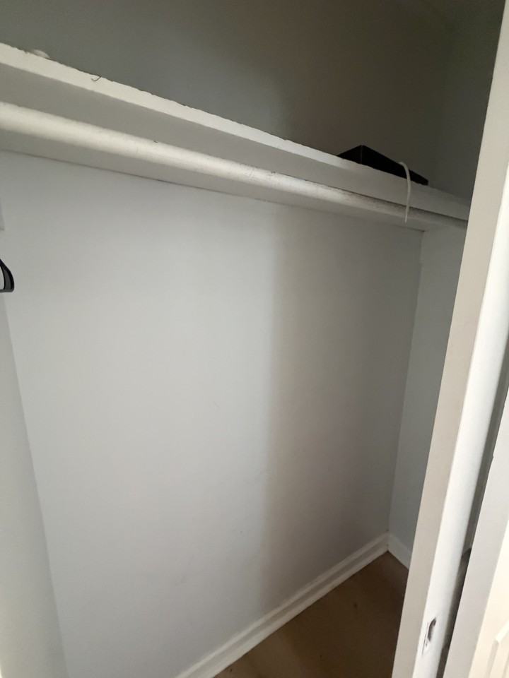 119 Hobart Ave #4 - Photo 5 of 7