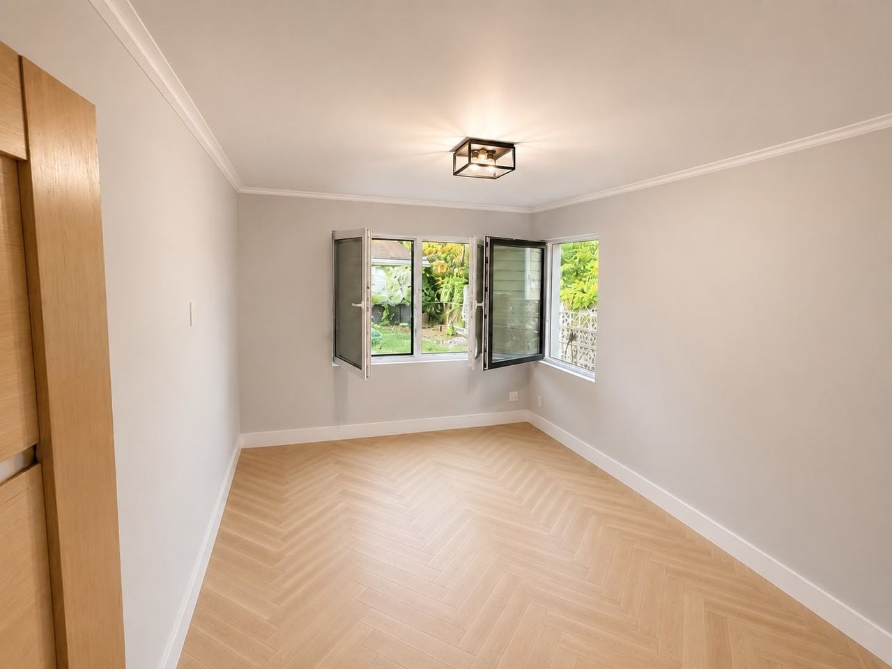 2261 E 72nd St #1stFL - Photo 4 of 15