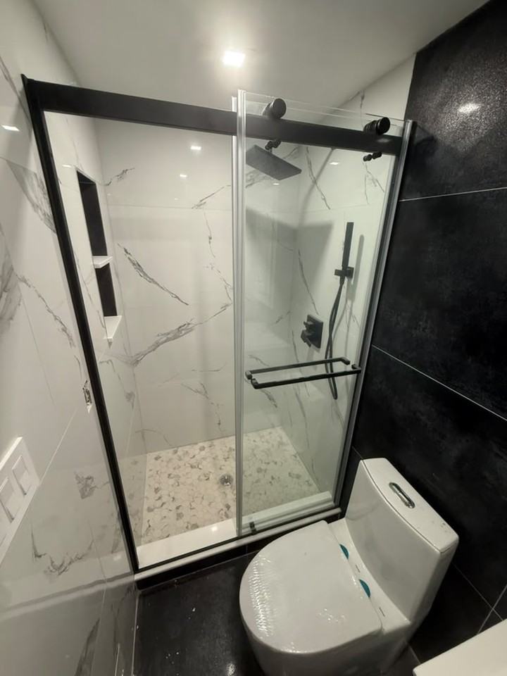 2261 E 72nd St #1stFL - Photo 5 of 15