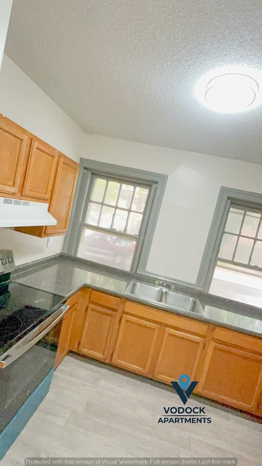 928 Asylum Ave #103 - Photo 4 of 7