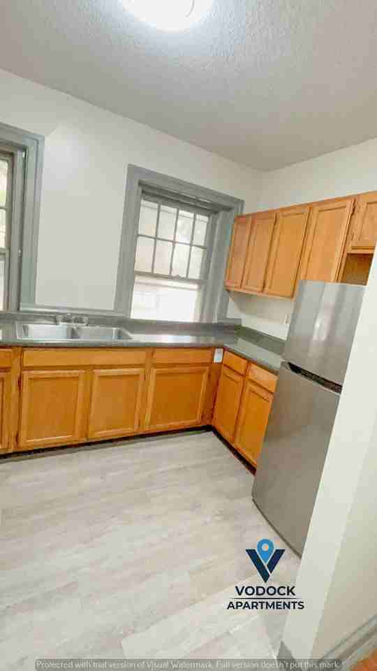928 Asylum Ave #103 - Photo 5 of 7