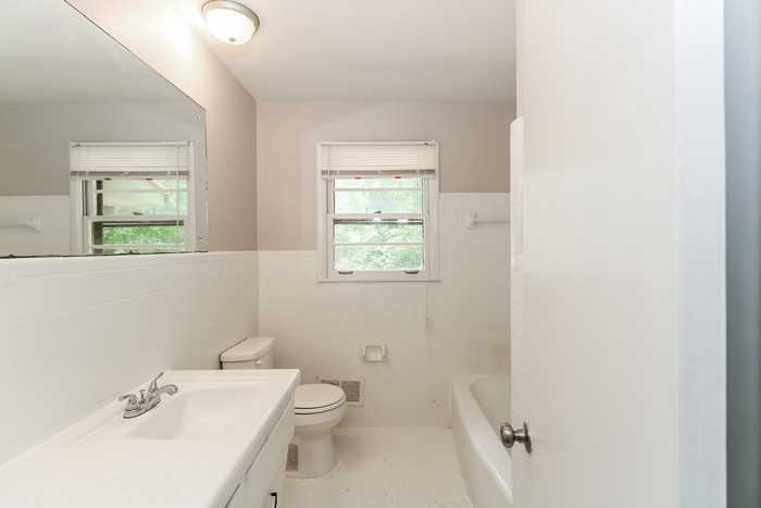 712 Arrow Rd - Photo 6 of 8
