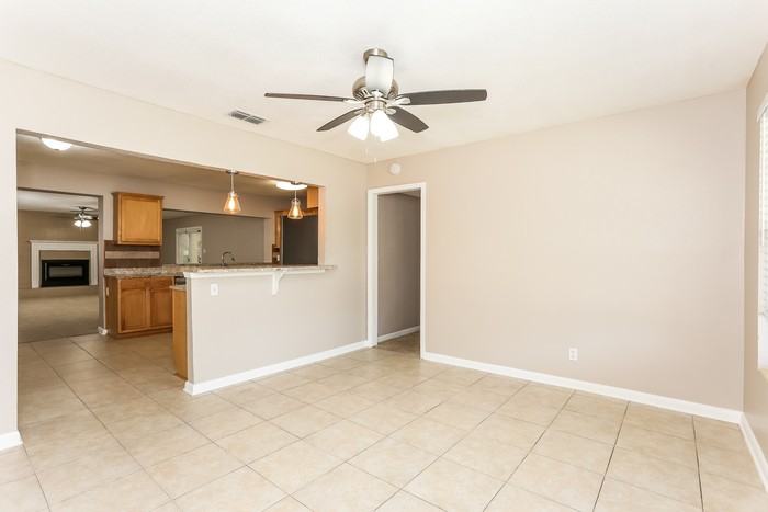 3134 Dalehurst Dr W - Photo 6 of 16