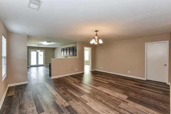107 Blackwell Ct - Photo 6 of 15