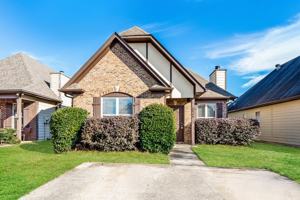 featured image of 1120 Washington Dr