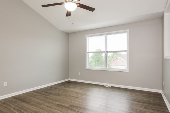 1004 Golfview Dr - Photo 5 of 12