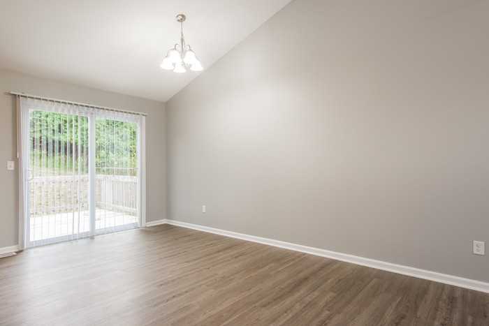 1004 Golfview Dr - Photo 6 of 12