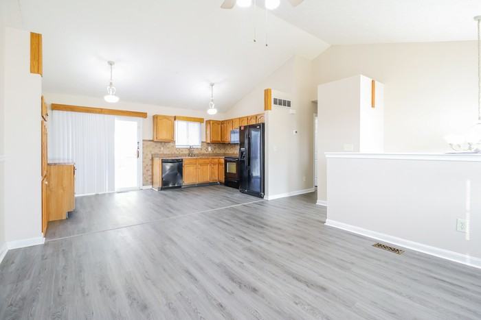 3201 Shallow Creek Cir - Photo 2 of 13
