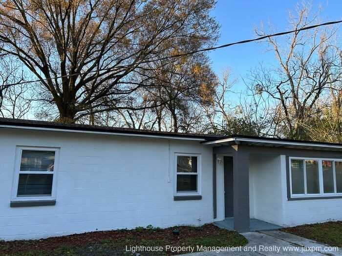 2540 Orchard St - Photo 2 of 28