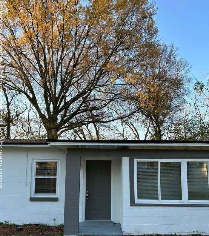 2540 Orchard St - Photo 3 of 28