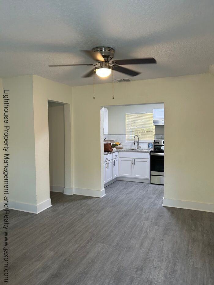 2540 Orchard St - Photo 5 of 28