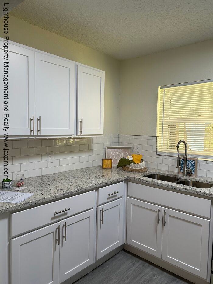 2540 Orchard St - Photo 6 of 28