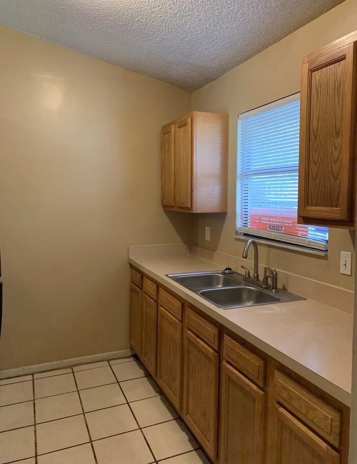 5132 Indian Lakes Ct #4 - Photo 3 of 13