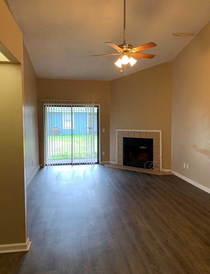 5132 Indian Lakes Ct #4 - Photo 5 of 13