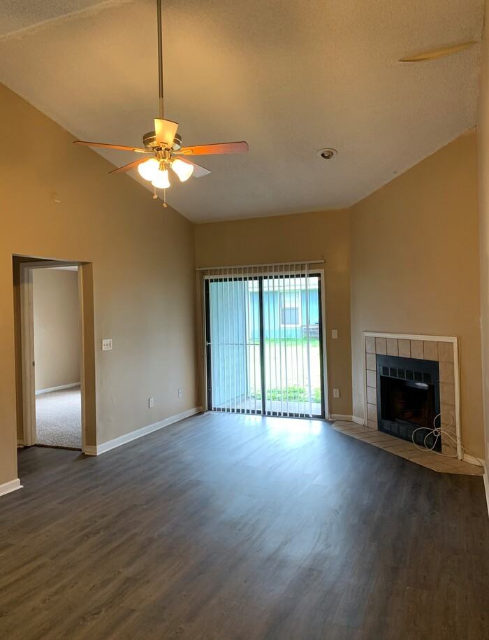 5132 Indian Lakes Ct #4 - Photo 6 of 13
