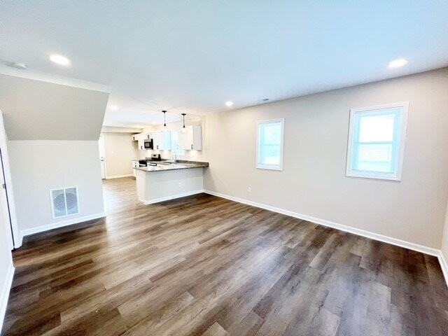 4501 Norwaldo Ave - Photo 4 of 16