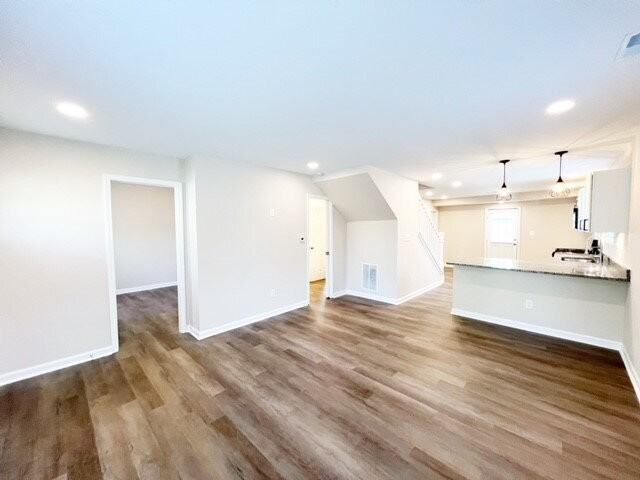 4501 Norwaldo Ave - Photo 5 of 16