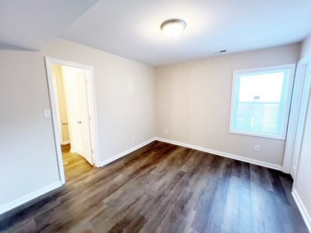 4501 Norwaldo Ave - Photo 7 of 16