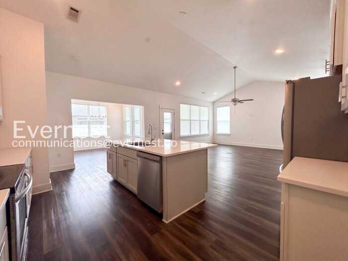 2311 Murano Dr - Photo 4 of 33