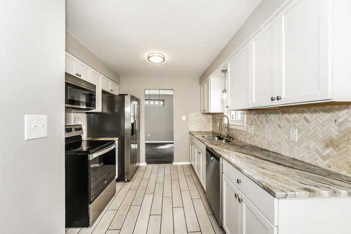 4062 Bayard Rd - Photo 5 of 15